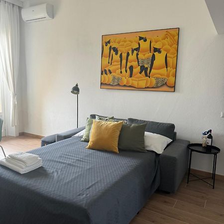 New Apartment With Balcony, Isola Bosco Verticale Milan Exterior photo