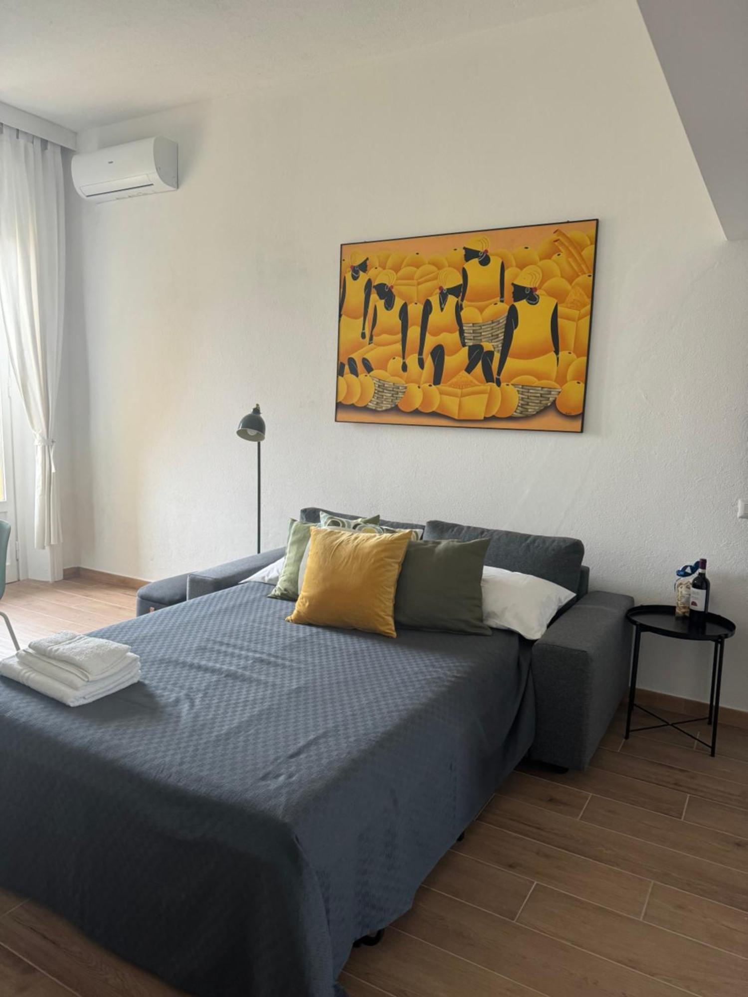New Apartment With Balcony, Isola Bosco Verticale Milan Exterior photo